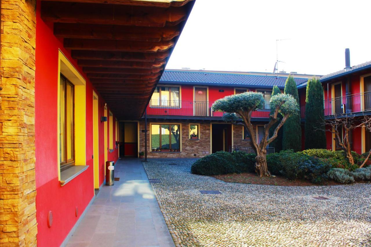 Bergamo Easy Airport Private Parking Apartment Bagian luar foto