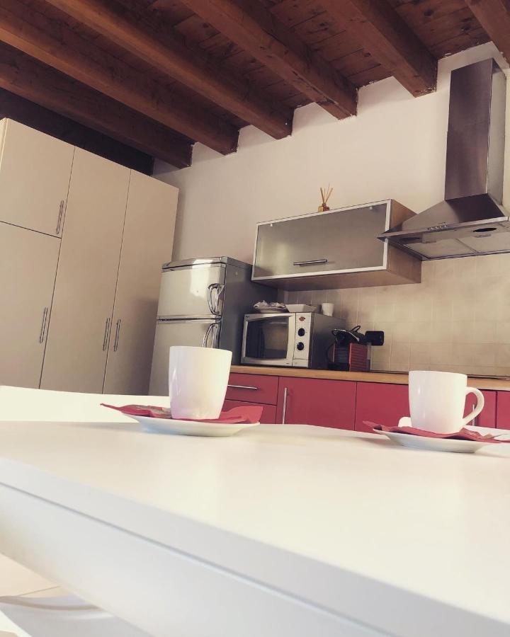 Bergamo Easy Airport Private Parking Apartment Bagian luar foto