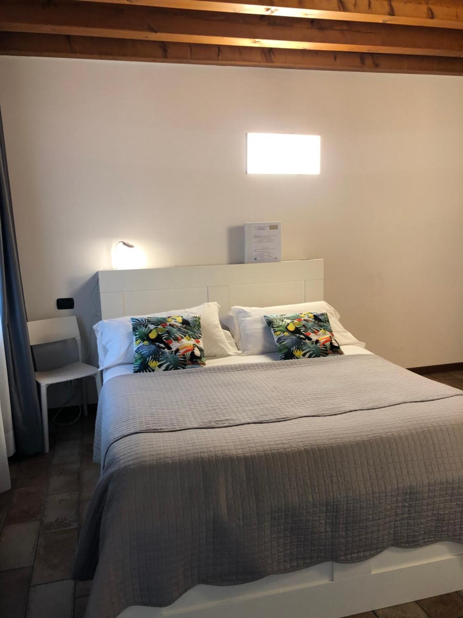 Bergamo Easy Airport Private Parking Apartment Bagian luar foto