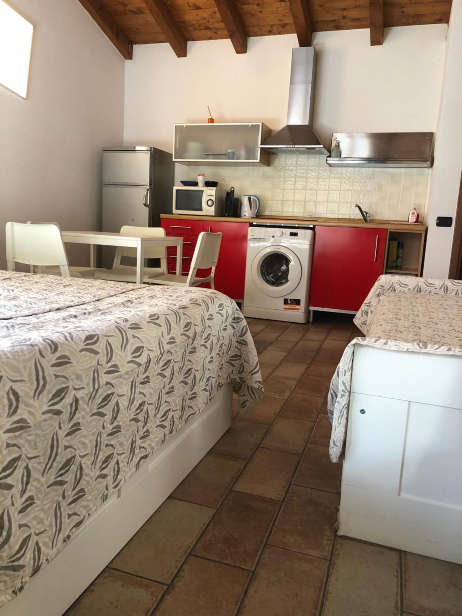 Bergamo Easy Airport Private Parking Apartment Bagian luar foto