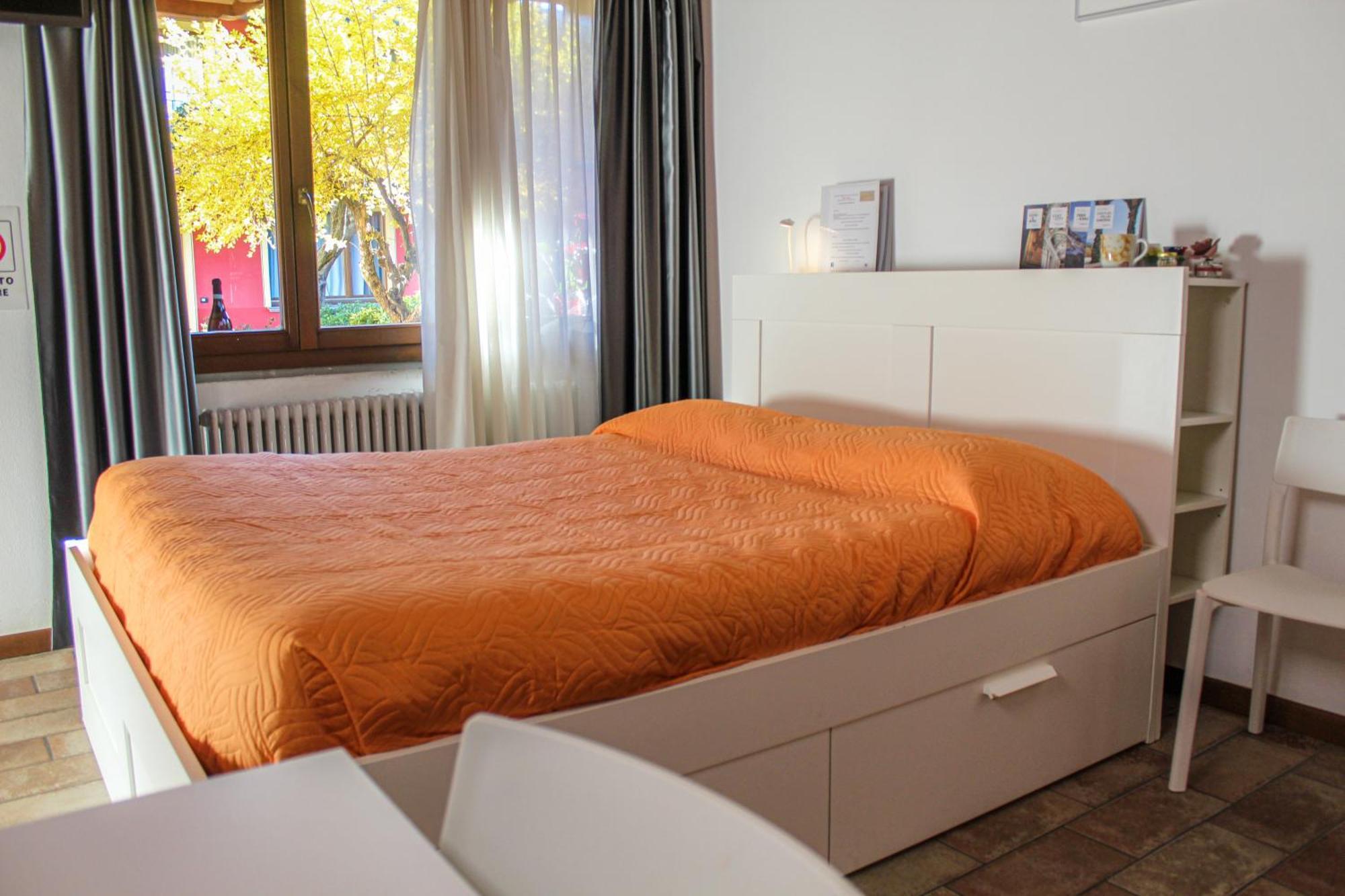Bergamo Easy Airport Private Parking Apartment Bagian luar foto