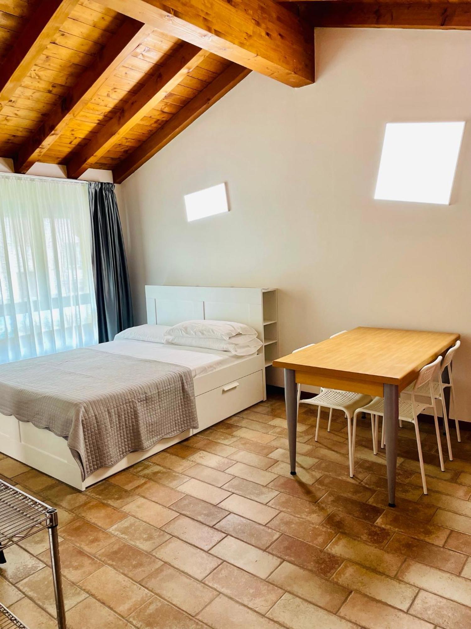 Bergamo Easy Airport Private Parking Apartment Bagian luar foto