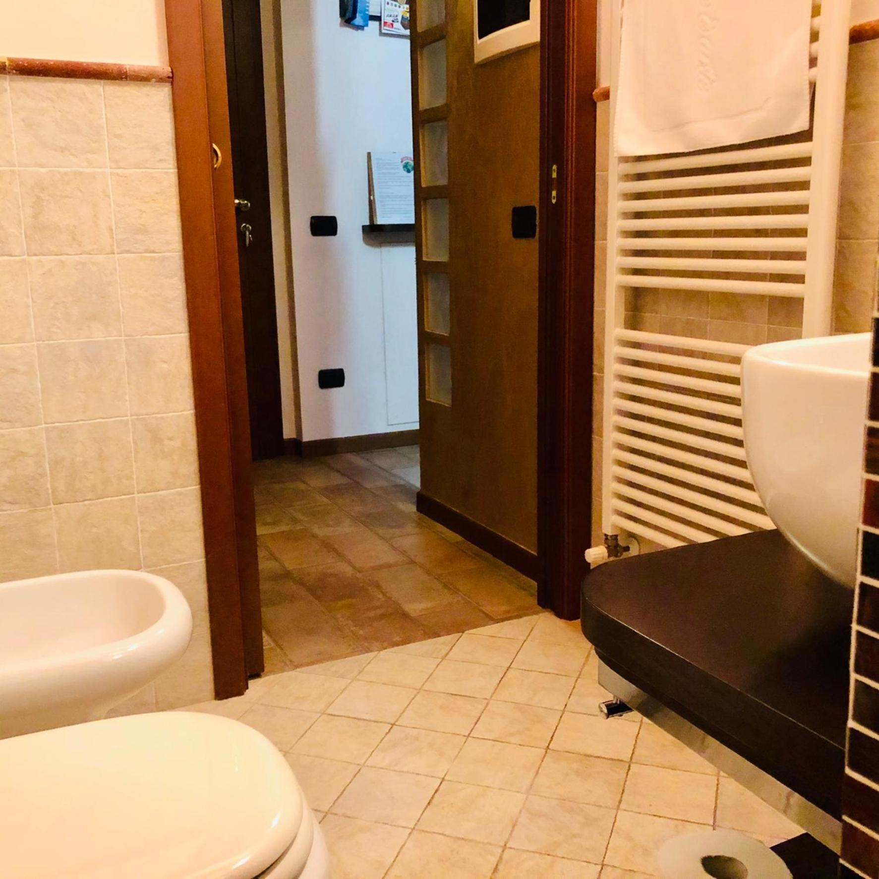 Bergamo Easy Airport Private Parking Apartment Bagian luar foto