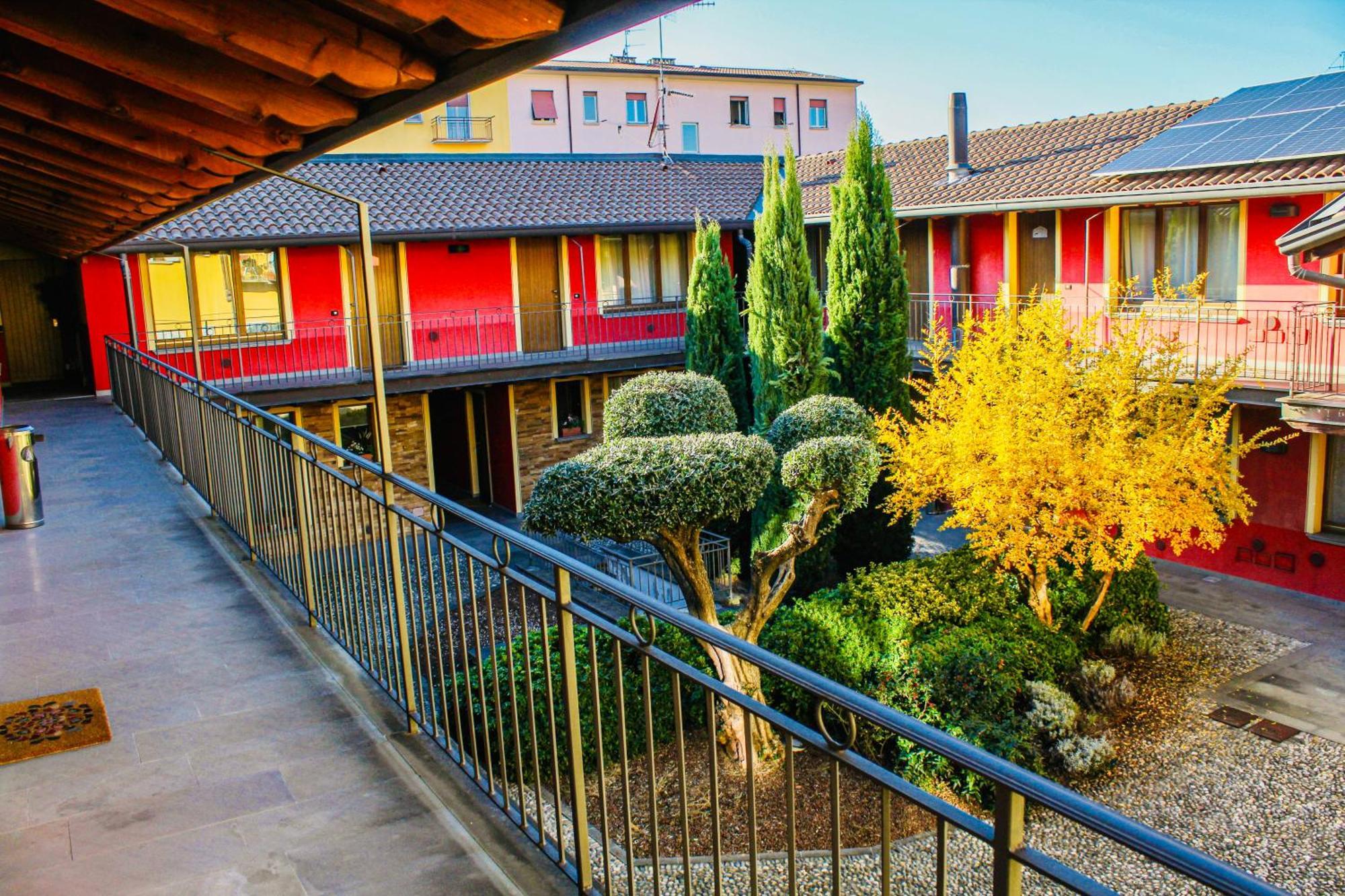 Bergamo Easy Airport Private Parking Apartment Bagian luar foto
