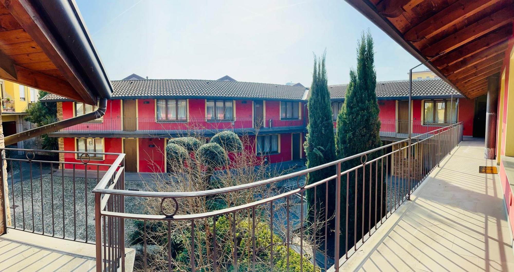 Bergamo Easy Airport Private Parking Apartment Bagian luar foto