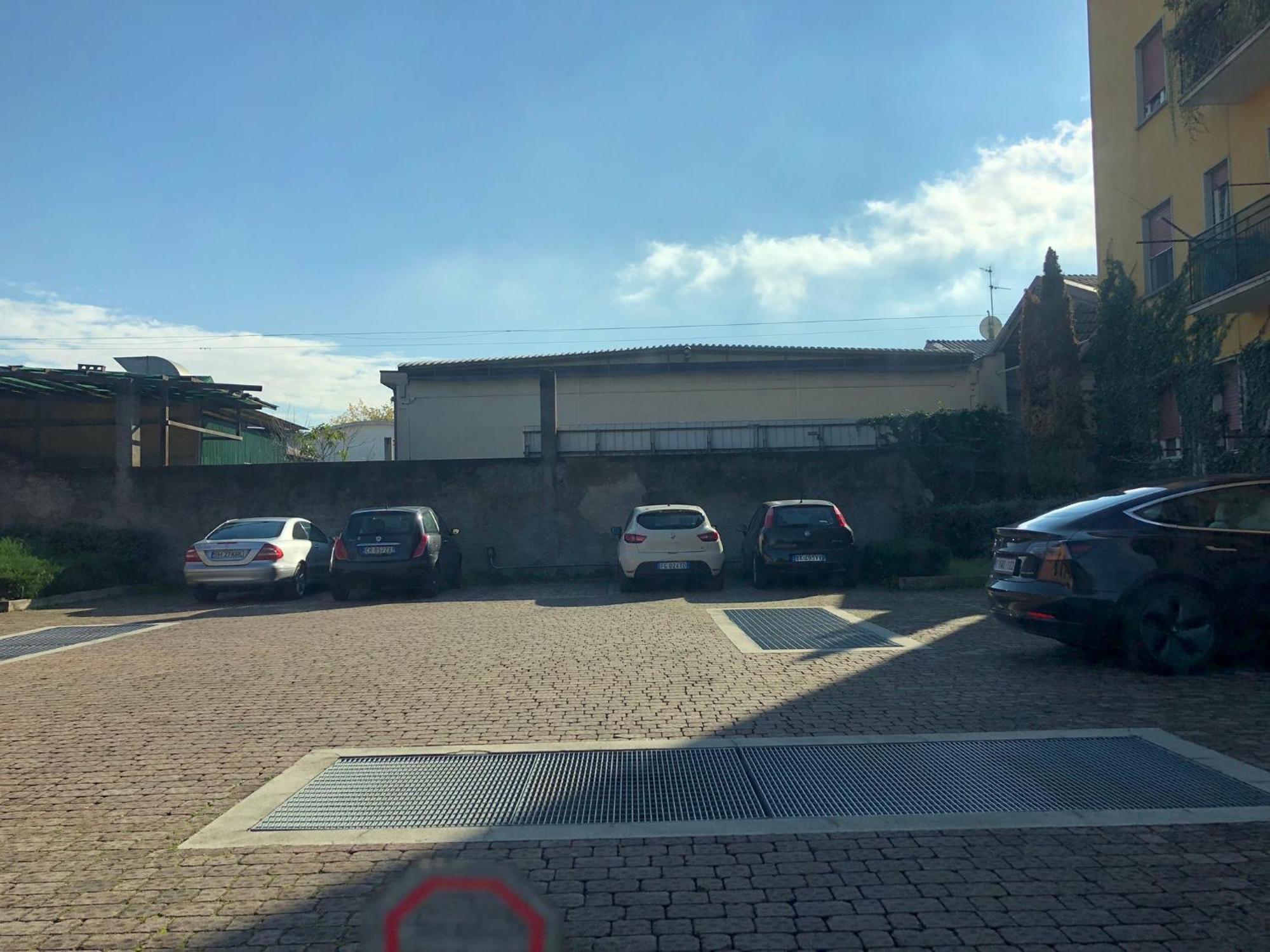 Bergamo Easy Airport Private Parking Apartment Bagian luar foto